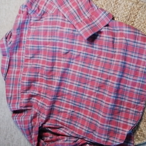 UNTUCKIT Button Up - Picture 4 of 4